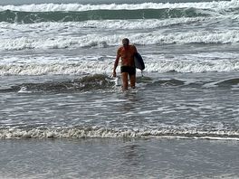 Access to the beach with great waves