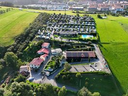 Foto met drone gemaakt boven de camping