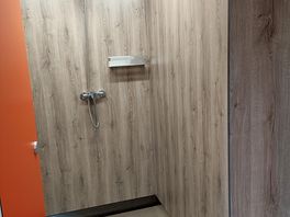 Ladies shower cubicle