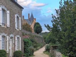 The chateau at the village, visit in the eve ❤️