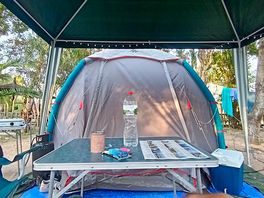 Apparecchiato in tenda