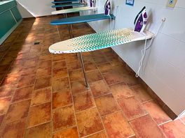 Clean and tidy launderette facilities