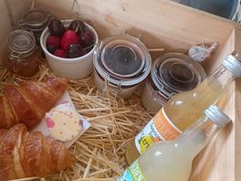 Breakfast hamper for 2