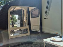 Caravan pick with awning