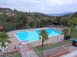 Pool in der anlage, nur mit haube zu betreten