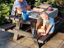 Aan de picknicktafel