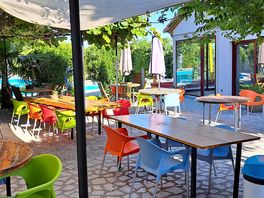Cafe area near pool