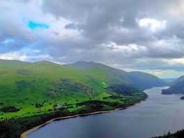 Raven crag overlooking thirlmere