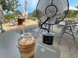 Fans provided in extreme heat .. lovely touch!
