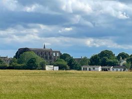 Short walk to town