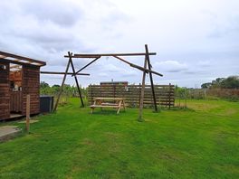 Picnic table