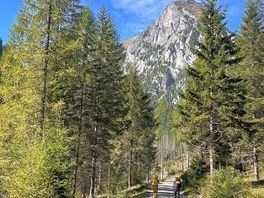 Walking up to the nearby refugio