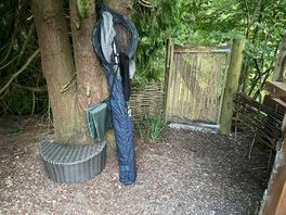 Gate down to the peg