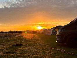 🌅🏕️