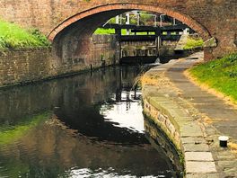 Canal close by .