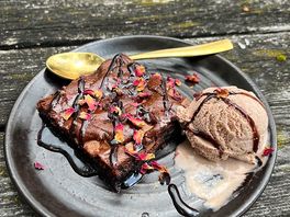 10/10 dessert - wish i took a photo of the paneer curry i had but it was so yum did not have time!