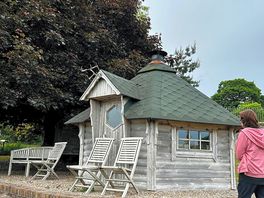 Fire pit hut