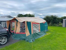 Trailer tent