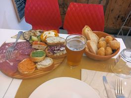 A 'starter' with 'wine beer'