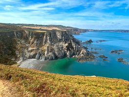 Turquoise sea!