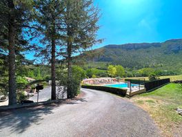 Vue de la piscine dès votre arrivée