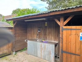 Washing up area, hot and powerful