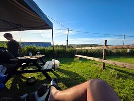 A view to the horizon