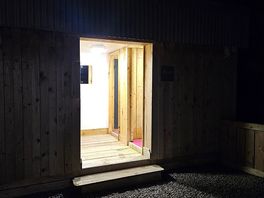 The entrance to one of the shower rooms