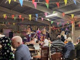 Entertainment, fab band.