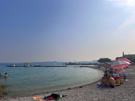 Spiaggia molto comoda e pulita