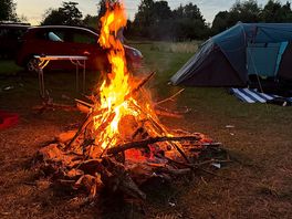 Lovely evening fire for the kids to have marshmallows on a stick 😂