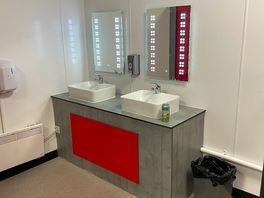 Gents sinks