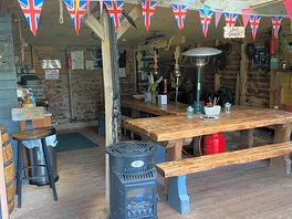 Social area to sit and eat if you like