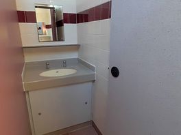 Strip wash cubicle