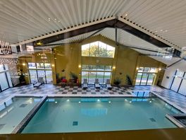 Beautiful pool,hot tub and steam room