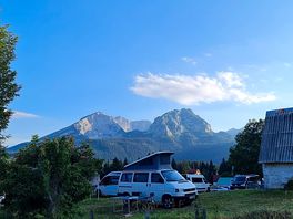 Spacious site with mountain views