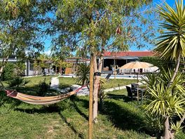 Piscina e giardino