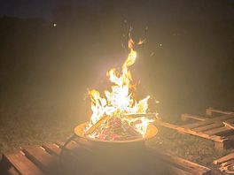 Can have your own fire pit or hire one out there