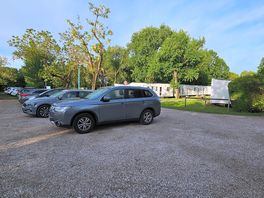 Parkoviště u mobilhome.
