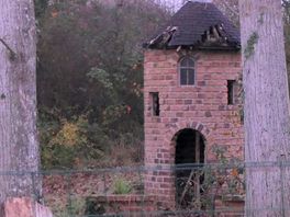 I’m guessing a folly?