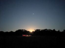 Full moon rising to the southeast