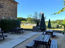 Clean and welcoming. lovely pool and great food and bar.