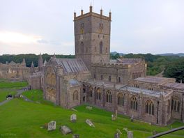 In st davids you can vist the cathedral which is beautiful. some little shops and restaurants.