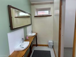 Toilet block sinks