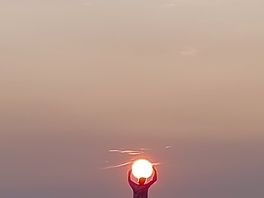 Hugging the sun before bed 🤗
