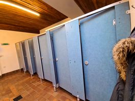 Ladies toilets & showers
