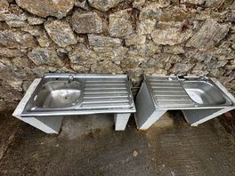 High tech dish washing facilities, not, only cold taps provided, good luck washing that grease off