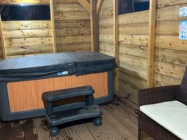 Private hot tub