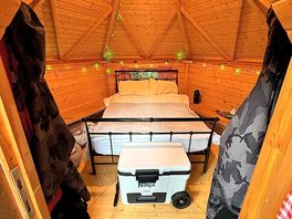 Inside of the cosy microcabin.