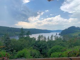 Nearby lake vywrny